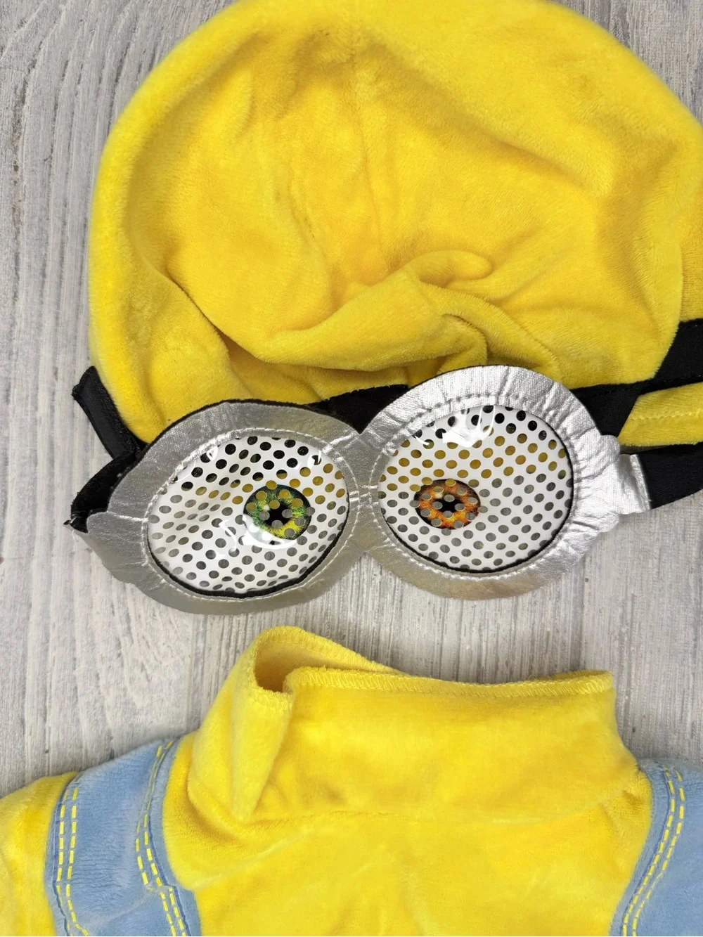 Minions jumpsuit halloween